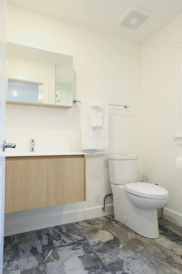 Vancouver Traveller B&B Bagian luar foto