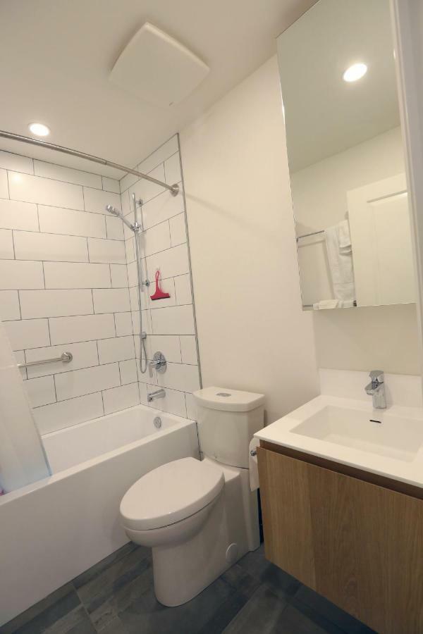 Vancouver Traveller B&B Bagian luar foto
