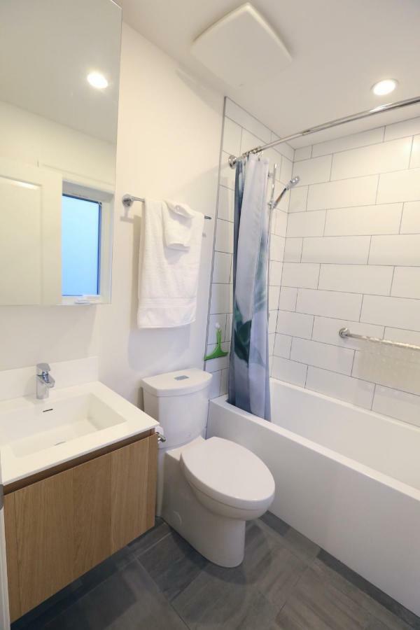 Vancouver Traveller B&B Bagian luar foto