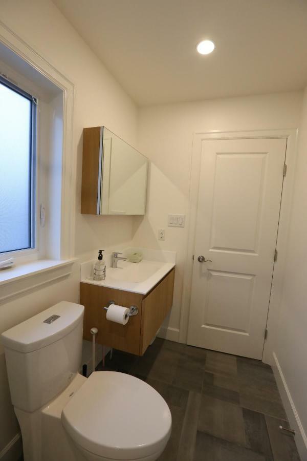 Vancouver Traveller B&B Bagian luar foto